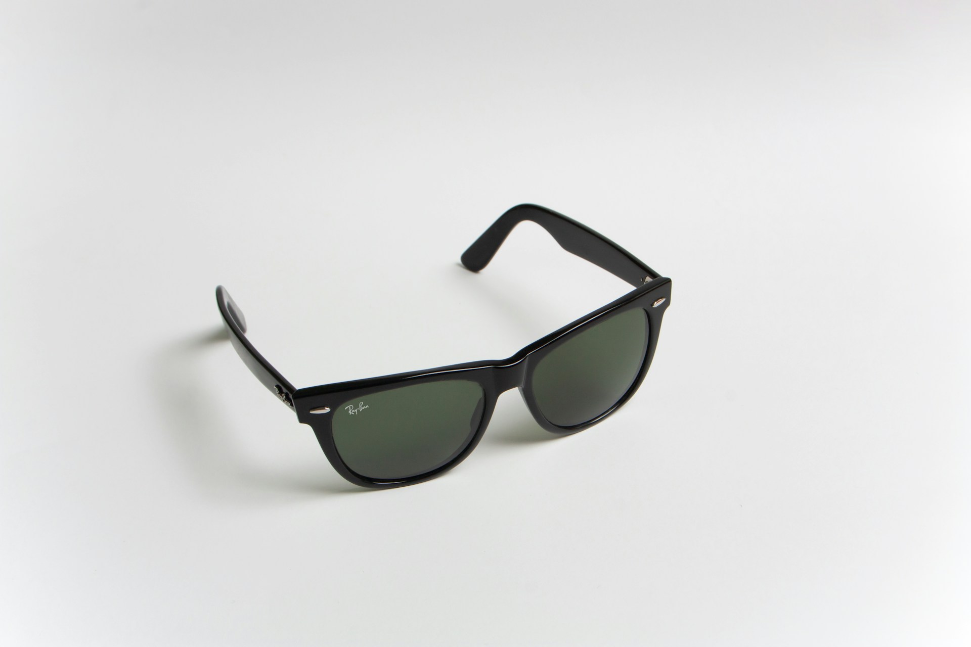 Types of Clipping Path: 8 Techniques Every eCommerce Brand Should Know
